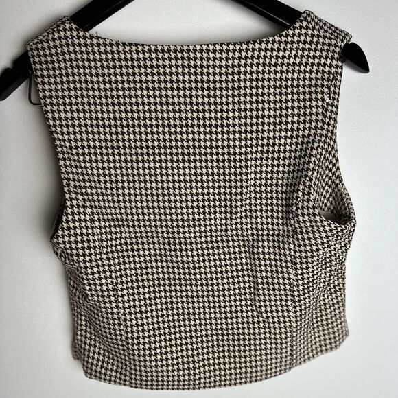 HOUNDSTOOTH BROWN THREE BUTTON VEST TOP - Picture 9 of 12